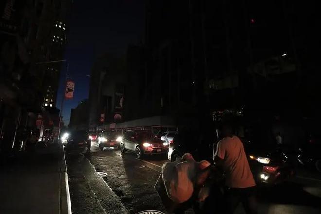电？一人用的电足够中国人全家一起用凯时尊龙人生就是博美国人到底有多费(图11)
