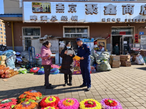 队开展清明节消防安全“多维度”宣传活动尊龙凯时网大兴安岭消防救援支队呼玛大(图4)